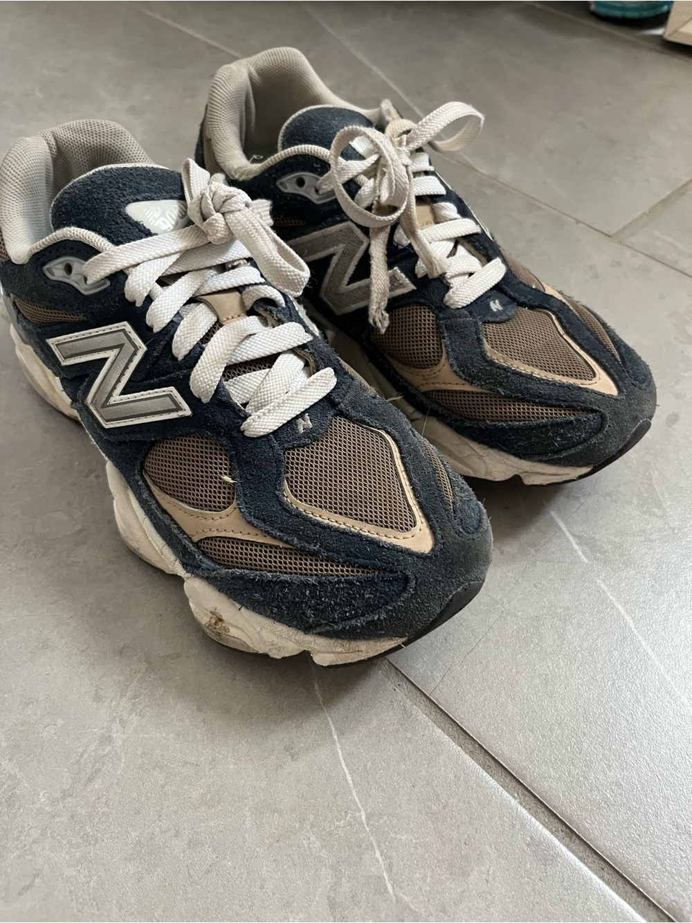 New Balance Navy and Tan Low-Top Sneakers - Picture 2 of 6